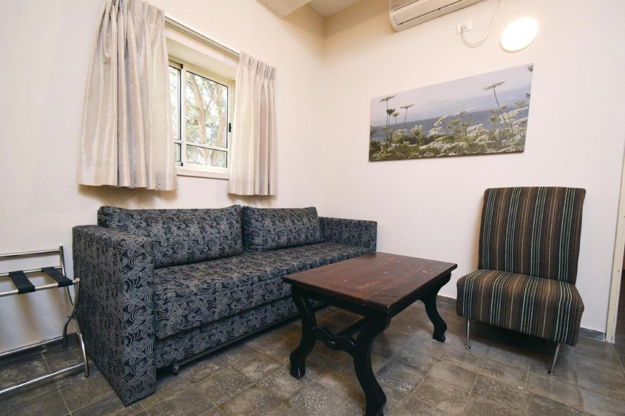 Kibbutz Tiratzvi - Country Lodging Tirat Zevi Экстерьер фото