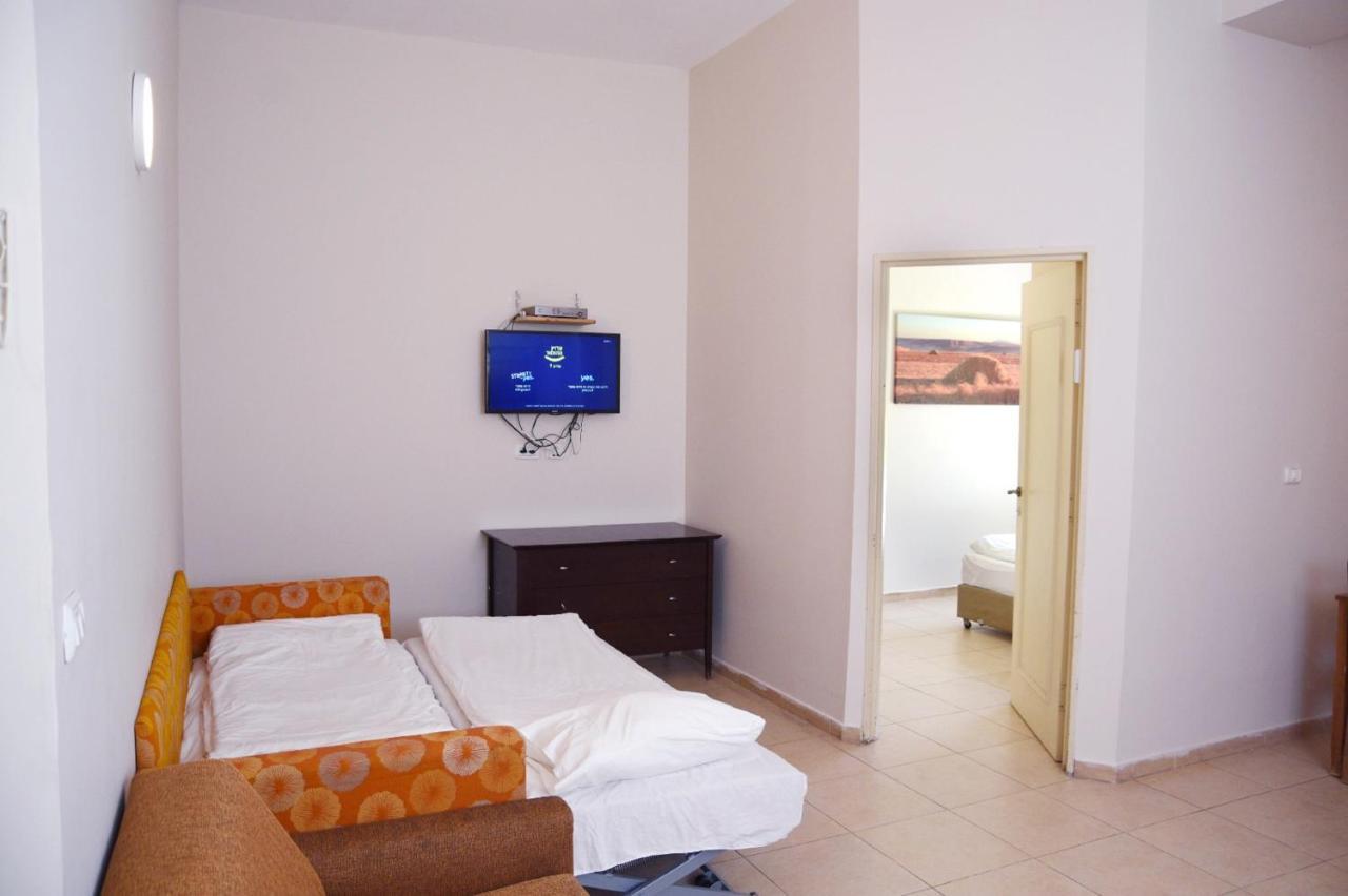 Kibbutz Tiratzvi - Country Lodging Tirat Zevi Экстерьер фото