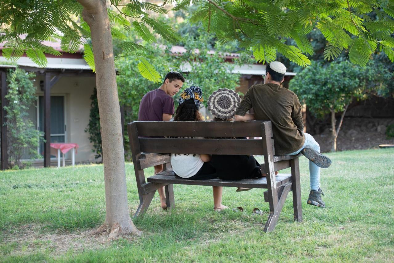 Kibbutz Tiratzvi - Country Lodging Tirat Zevi Экстерьер фото