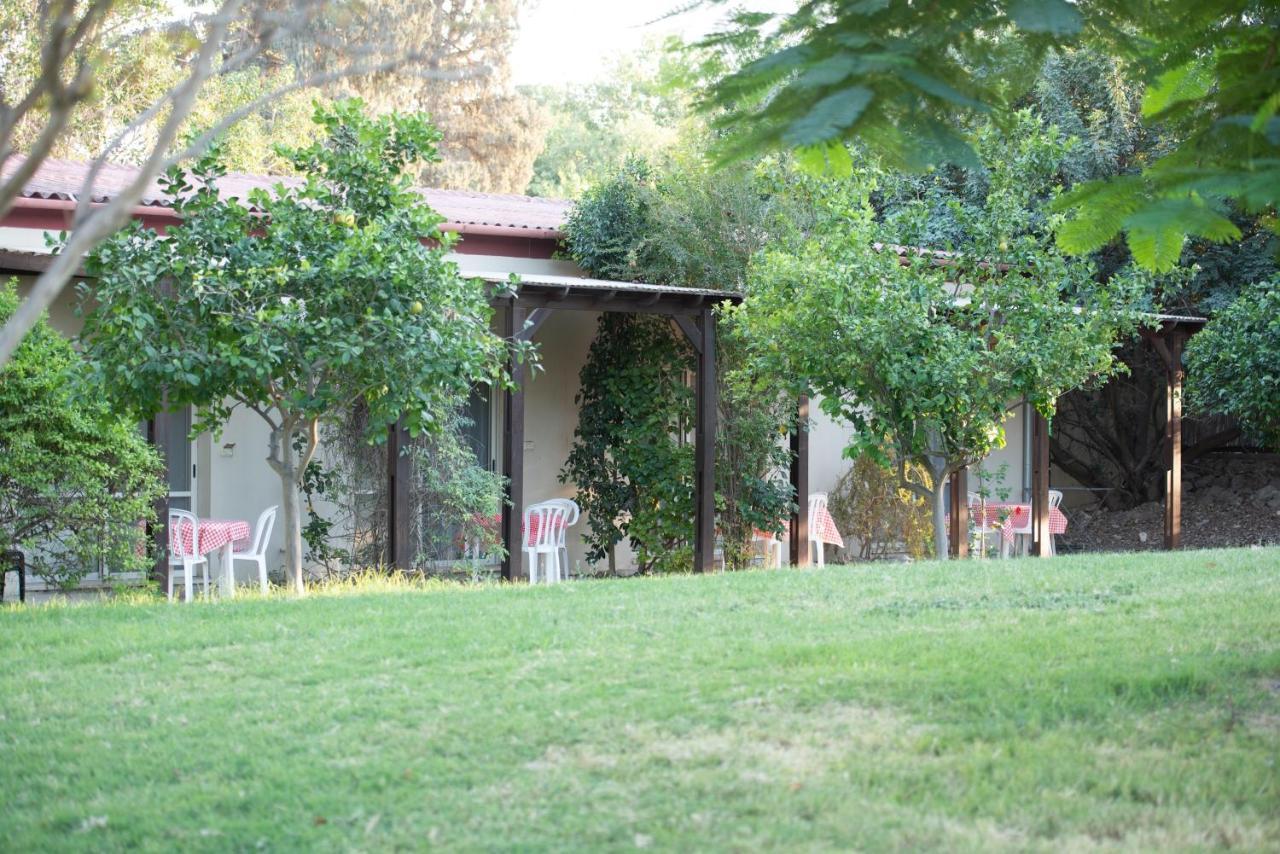 Kibbutz Tiratzvi - Country Lodging Tirat Zevi Экстерьер фото