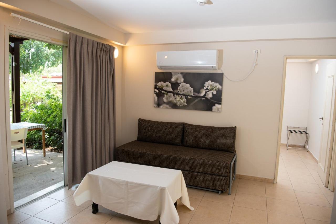 Kibbutz Tiratzvi - Country Lodging Tirat Zevi Экстерьер фото