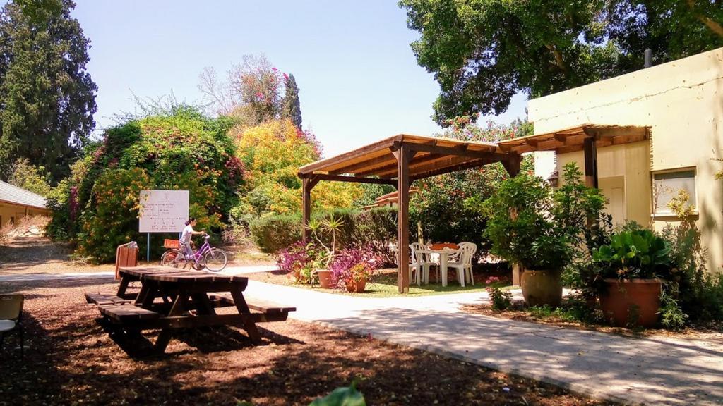 Kibbutz Tiratzvi - Country Lodging Tirat Zevi Экстерьер фото